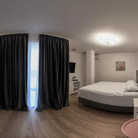 Emma Hotel 4*
